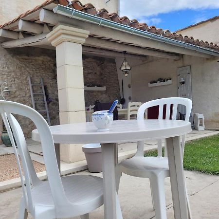 Grange Voutee Avec Jardin Villa Mane  Exterior photo