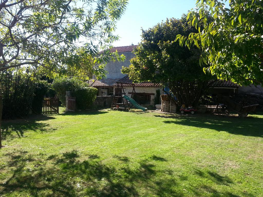 Grange Voutee Avec Jardin Villa Mane  Exterior photo