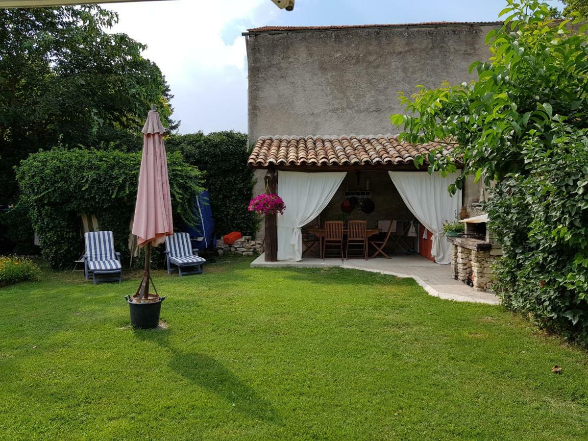 Grange Voutee Avec Jardin Villa Mane  Exterior photo